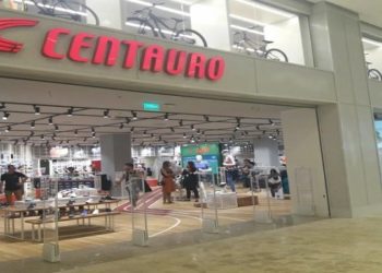 adolescente de 15 anos foi acusado por um funcionário da loja Centauro do Shopping Center Norte (zona norte de São Paulo)