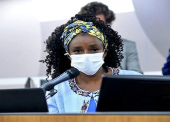 A deputada estadual Andréia de Jesus (PSOL-MG) relatou estar sofrendo ameaças de morte por meio das redes sociais. Presidente da Comissão de Direitos Humanos da Assembleia Legislativa de Minas Gerais, ela fez críticas à ação da polícia em Varginha, que deixou 26 suspeitos mortos