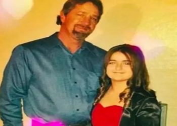 John Eisenman, um homem de 60 anos, colocou o instinto paterno em primeiro lugar e decidiu fazer justiça com as próprias mãos quando descobriu que a filha adolescente havia sido vendida para uma quadrilha de tráfico sexual pelo próprio namorado, o jovem Andrew Sorensen, de 19 anos.