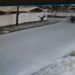 Imagens de câmeras de segurança flagraram o momento em que um motociclista é arremessado após o veículo bater em um carro de passeio em Rio das Ostras