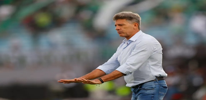 Renato Gaúcho não é mais o técnico do Flamengo. A decisão foi tomada pela diretoria nesta segunda-feira, após conversa com o treinador.