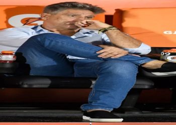 Renato Gaúcho não é mais o técnico do Fluminense. Ele pediu demissão após a eliminação na Sul-Americana e deixa o clube com 57% de aproveitamento. Marcão assume como interino.