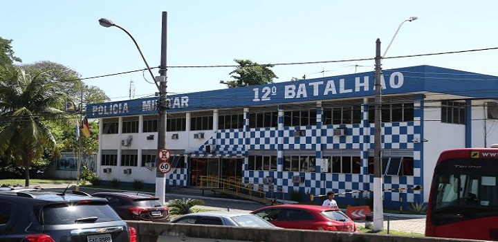 governo do Rio lança, nesta quarta-feira, um plano de recuperação dos batalhões centenários da Polícia Militar. De acordo com o porta-voz da PM, major Ivan Blaz, o trabalho abrange a reforma de 47 unidades e terá um investimento de R$ 126 milhões