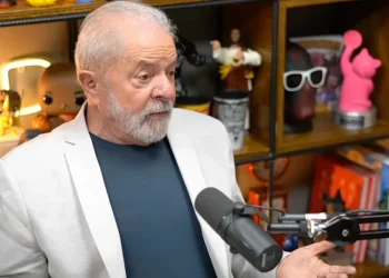 Lula no Podpah: Conversa chegou a pelo menos 270 mil espectadores simultâneos no YouTube Enquanto isso, Bolsonaro tinha audiência de menos de 9 mil pessoas Presidente chegou a 192 mil no Facebook