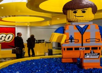 A fabricante de brinquedos Lego disse na quarta-feira (8) que planeja construir uma nova fábrica no Vietnã para atender à demanda crescente por seus tijolos de plástico colorido entre crianças em toda a Ásia.