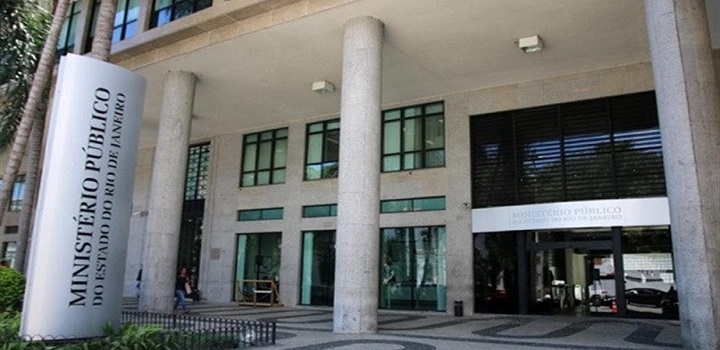 A Lei 4.935/21, publicada no Diário Oficial do Executivo nesta quinta-feira (30/12), permite a possibilidade de venda de férias e institui regras para o adicional de qualificação dos servidores da instituição, bem como a licença prêmio após a incorporação dos quinquênios para servidores do Ministério Público