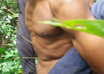 Cinco PMs suspeitos de executarem homens rendidos no Andaraí são presos Agentes foram detidos depois que fotos das vítimas vivas e algemadas começaram a circular pela internet