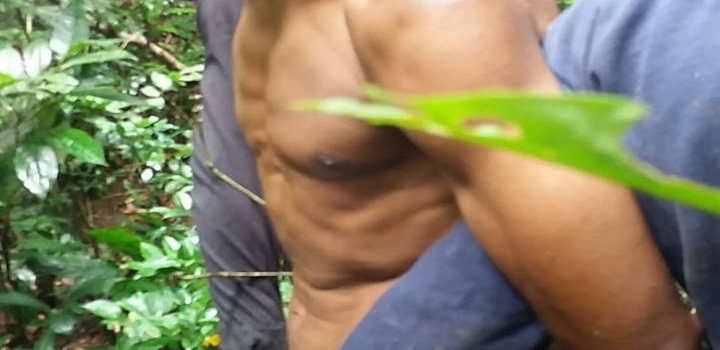 Cinco PMs suspeitos de executarem homens rendidos no Andaraí são presos Agentes foram detidos depois que fotos das vítimas vivas e algemadas começaram a circular pela internet