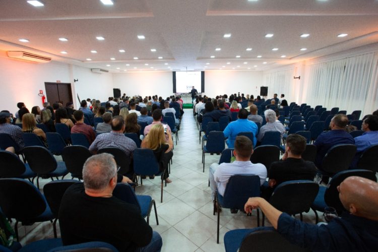 Rio das Ostras-RJ: noite de apresentação do Rio das Ostras Plaza Shopping