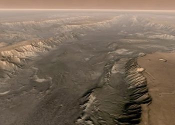 Marte tem sua própria versão do Grand Canyon (fissura natural resultante de constante erosão, no Arizona), e os cientistas descobriram que essa característica dramática é o lar de “quantidades significativas de água”