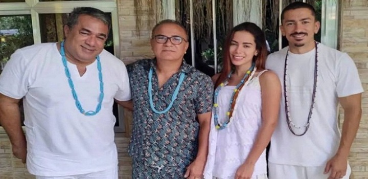 Anitta é vítima de intolerância religiosa e rebate com nova foto