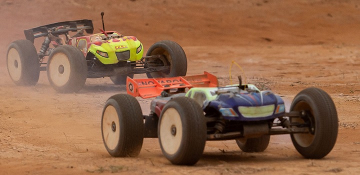 Macaé recebe, neste domingo (5), a última corrida do Campeonato Carioca de Automodelismo Off Road 2021. A modalidade abrange a condução por controle remoto de veículos automodelos. O evento, aberto ao público, acontece na pista de automodelismo, na Linha Verde, das 9h às 16h.