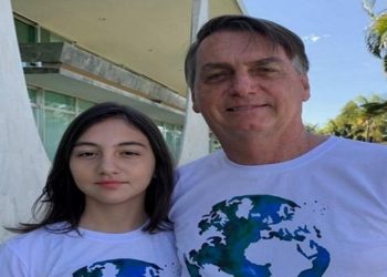 O presidente Jair Bolsonaro afirmou nesta segunda-feira que espera que não haja "interferência" do Judiciário na vacinação de crianças contra a Covid-19 e que sua filha mais nova, Laura, não será imunizada.