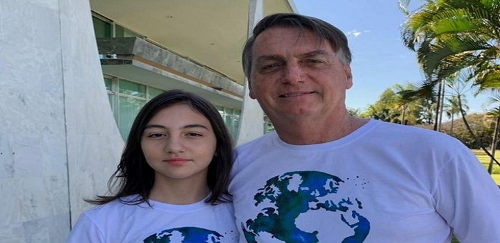 O presidente Jair Bolsonaro afirmou nesta segunda-feira que espera que não haja "interferência" do Judiciário na vacinação de crianças contra a Covid-19 e que sua filha mais nova, Laura, não será imunizada.