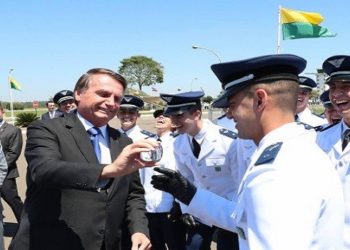 O presidente Jair Bolsonaro (PL) voltou a defender, na manhã deste sábado, o uso da hidroxicloroquina para o tratamento de Covid-19 — medicamento sem comprovação científica e descartados pelas autoridades sanitárias para o combate ao vírus
