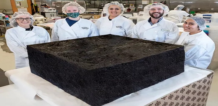 Guloseima de 385 Kg e 91 cm foi feito com 1344 ovos e 20 mil miligramas de tetrahidrocanabinol