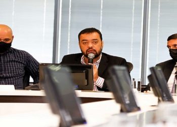 O governador Cláudio Castro anunciou que não vai sancionar o Projeto de Lei n. 5.190/2021, que cria novos tributos para empresas de petróleo no estado e foi aprovado pela Assembleia Legislativa do Estado do Rio de Janeiro (Alerj)