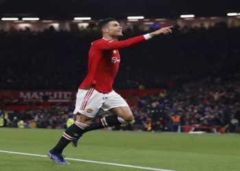 Cristiano Ronaldo chegou a mais uma marca histórica em sua carreira. Ao balançar as redes duas vezes pelo Manchester United contra o Arsenal, o português ultrapassou a marca de 800 gols em jogos oficiais na carreira e chegou a 801
