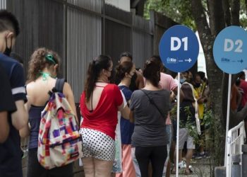 Na cidade do Rio, o número de mortes causadas por influenza se aproxima do número de óbitos provocados pela Covid-19. No período de 28 de novembro a 17 de dezembro, correspondente às semanas epidemiológicas 48 a 50, a influenza causou 21 óbitos,