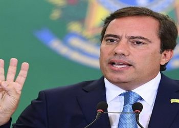 Ministério Público do Trabalho notifica Pedro Guimarães Medida foi tomada após episódio em que ele submete funcionários a flexões de braço