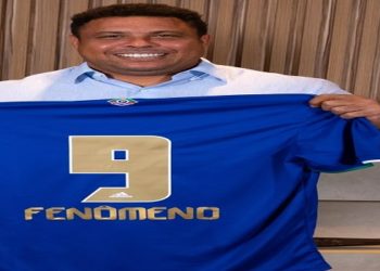 Ronaldo Fenômeno anuncia compra do Cruzeiro por R$ 400 milhões Ex-jogador do clube mineiro afirma que "tem muito a retribuir" à Raposa; detalhes do negócio ainda serão anunciados Por Gabriel Duarte e Guto Rabelo