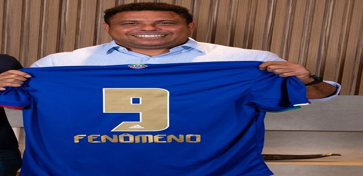 Ronaldo Fenômeno anuncia compra do Cruzeiro por R$ 400 milhões Ex-jogador do clube mineiro afirma que "tem muito a retribuir" à Raposa; detalhes do negócio ainda serão anunciados Por Gabriel Duarte e Guto Rabelo