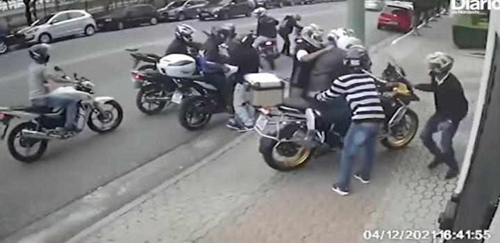 'Gangue de motoqueiros' faz arrastão e rouba motos em São Paulo