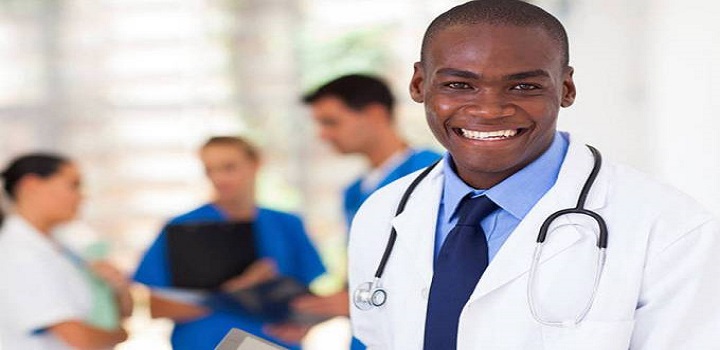 O Ministério da Saúde está oferecendo mais de 21,5 mil vagas no Programa Médicos pelo Brasil. Eles poderão atuar em 5.233 municípios brasileiros, ou seja, quase 94% do país.