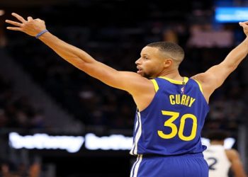 Stephen Curry lançou não apenas uma porém duas coleções de 2.974 NFTs