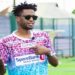 Clube de futebol lança uniforme com QR Code para denunciar Copa do Catar