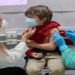 Na sexta-feira (24), a Sociedade Brasileira de Pediatria lançou um manifesto proclamando a urgência de se imunizar crianças entre 5 e 11 anos; A instituição diz que as taxas de mortalidade e letalidade em crianças no Brasil estão entre as maiores do mundo.
