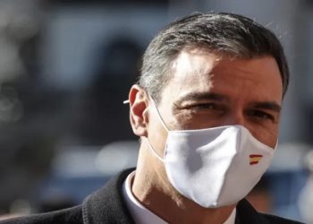 O presidente do governo da Espanha (equivalente ao cargo de primeiro-ministro), Pedro Sánchez, declarou na semana passada que seu país está trabalhando para começar a tratar a covid-19 como uma gripe