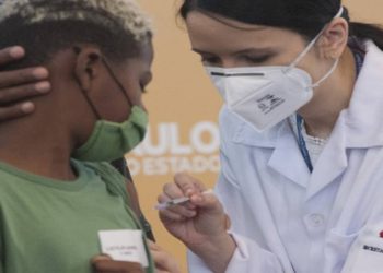 cRIANÇA TEM PARADA CARDIACA APOS RECEBER VACINAÇÃO EM SP