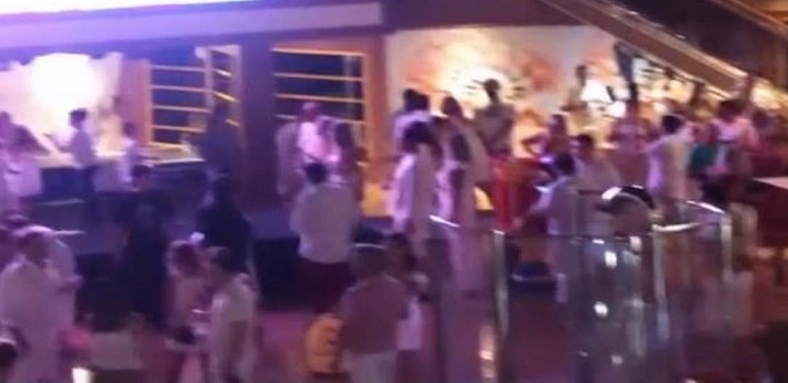 Ocupantes da embarcação Costa Diadema realizaram uma festa de réveillon, com aglomeração, mesmo após a Agência Nacional de Vigilância Sanitária (Anvisa) interromper as atividades não essenciais do cruzeiro, acometido por um surto de Covid-19.