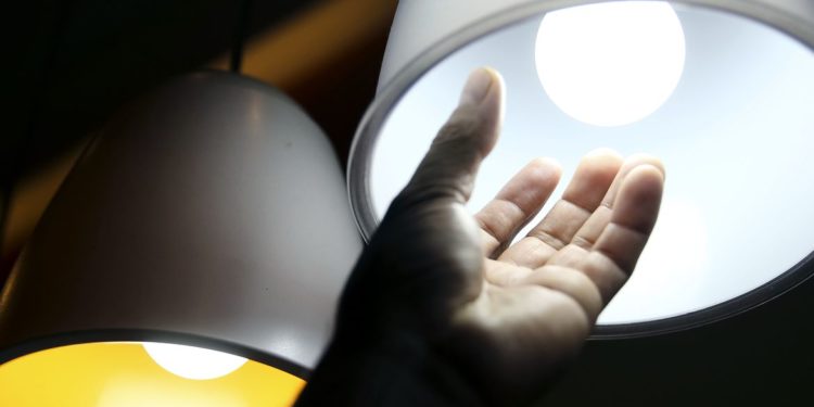 Conta de energia: como fica o custo para o consumidor até abril de 2022