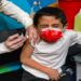 O governo federal já recebeu as doses para a vacinação contra o coronavírus em crianças de cinco a 11 anos. As vacinas do imunizante da Pfizer, aprovado pela Agência Nacional de Vigilância Sanitária para uso nas crianças, chegou ao país na madrugada de 13 de janeiro.