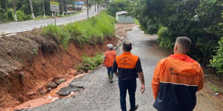 Enchente: Governador do Rio vai visitar municípios atingidos pela cheia
