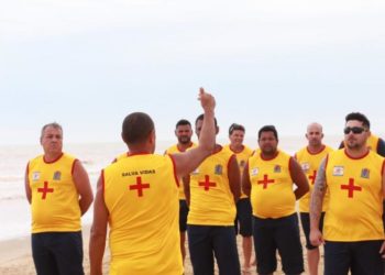 Afogamentos no verão: especialistas alertam para riscos em praias e piscinas