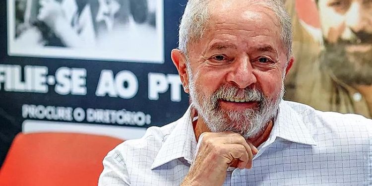 Bolsonaristas criticam Lula por defender aborto