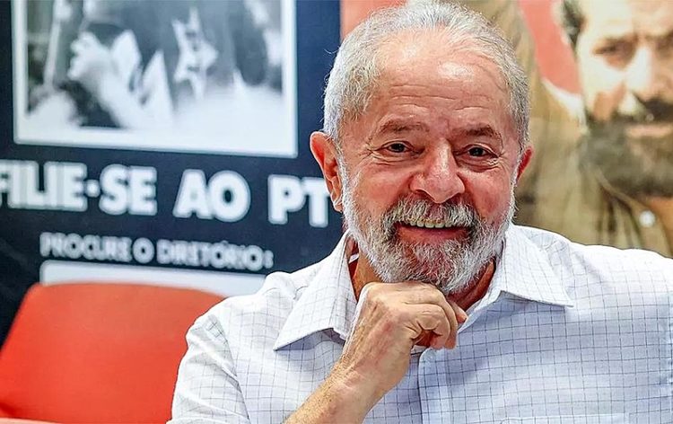 Bolsonaristas criticam Lula por defender aborto