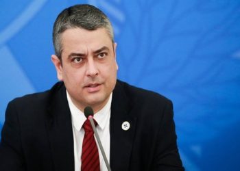 Nota técnica publicada nesta sexta-feira (21) pelo Ministério da Saúde contraria a Organização Mundial da Saúde (OMS) e a comunidade científica e afirma que vacinas não têm demonstração de segurança