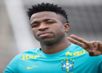 ”Carretilha, caneta e f…-se”: Tite estimula dribles de Vini Jr e tem papo com Carlo Ancelotti
