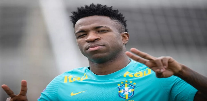 ”Carretilha, caneta e f…-se”: Tite estimula dribles de Vini Jr e tem papo com Carlo Ancelotti