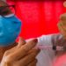 COVID-19: aplicação de 1ª, 2ª e dose de reforço prossegue nesta semana em Campos