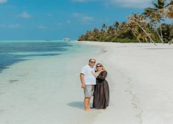 Ana Paula Toríbio e o esposo João Paulo viajaram para as Maldivas para comemorar os sete anos de casamento e passar o réveillon, mas foram surpreendidos quando a seguradora se negou a custear os gastos com a quarentena