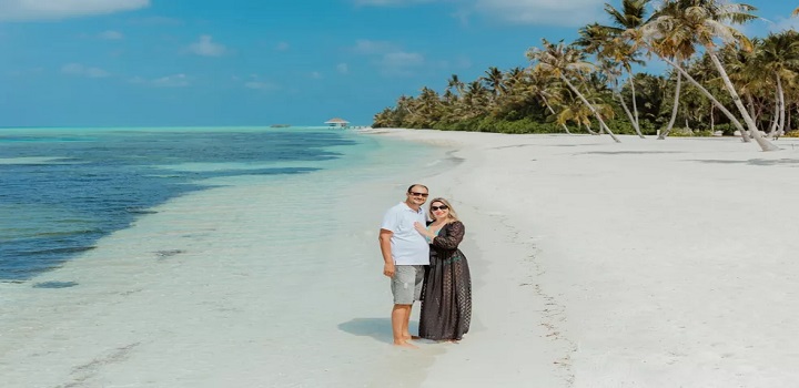Ana Paula Toríbio e o esposo João Paulo viajaram para as Maldivas para comemorar os sete anos de casamento e passar o réveillon, mas foram surpreendidos quando a seguradora se negou a custear os gastos com a quarentena