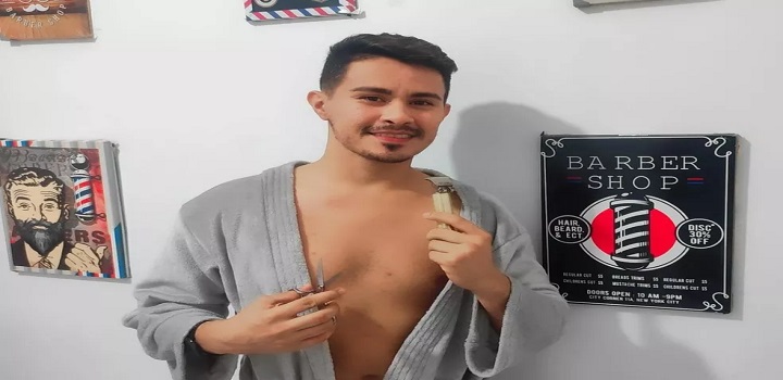 O desejo de poder conhecer uma praia de nudismo e a curiosidade sobre como seria oferecer serviços neste tipo de local foi o ponto de partida para que o cearense Rodney Araújo, 28 anos, criasse em Fortaleza uma barbearia definida por ele como "naturista"