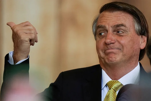 Bolsonaro gasta R$ 35 milhões com cartão