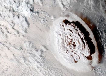 Erupção de vulcão em Tonga: Riscos de tsunami em país em insular no Oceano Pacífico
