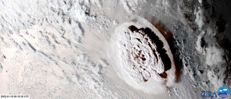 Erupção de vulcão em Tonga: Riscos de tsunami em país em insular no Oceano Pacífico